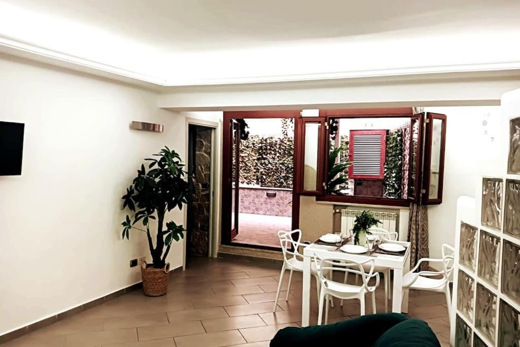 Borgo Loreto Napels Buitenkant foto