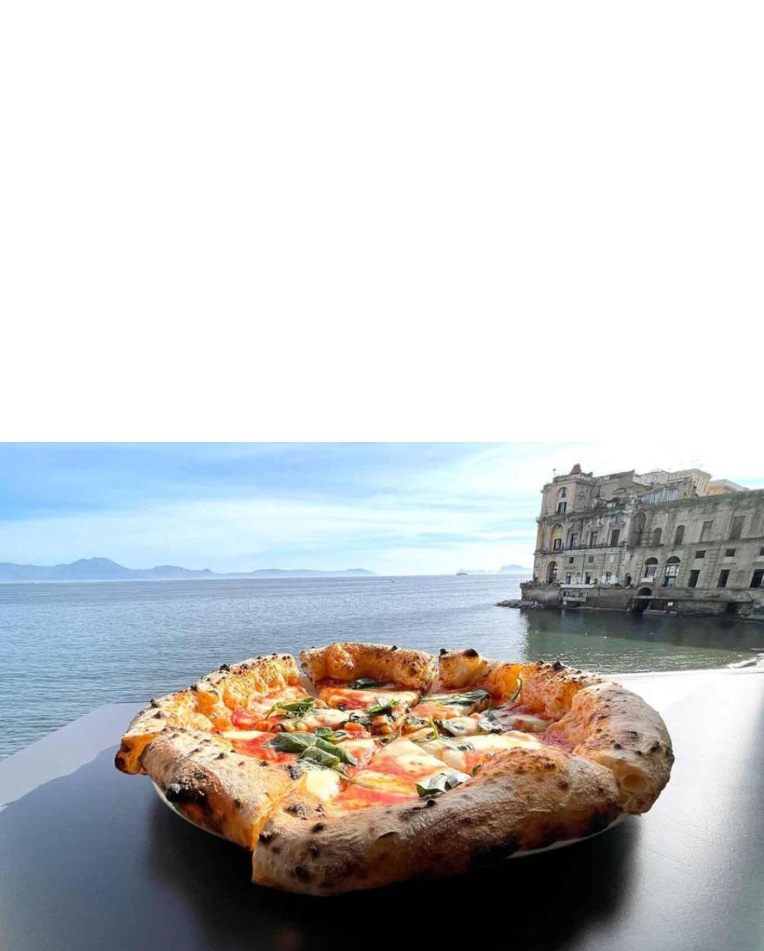 Borgo Loreto Napels Buitenkant foto